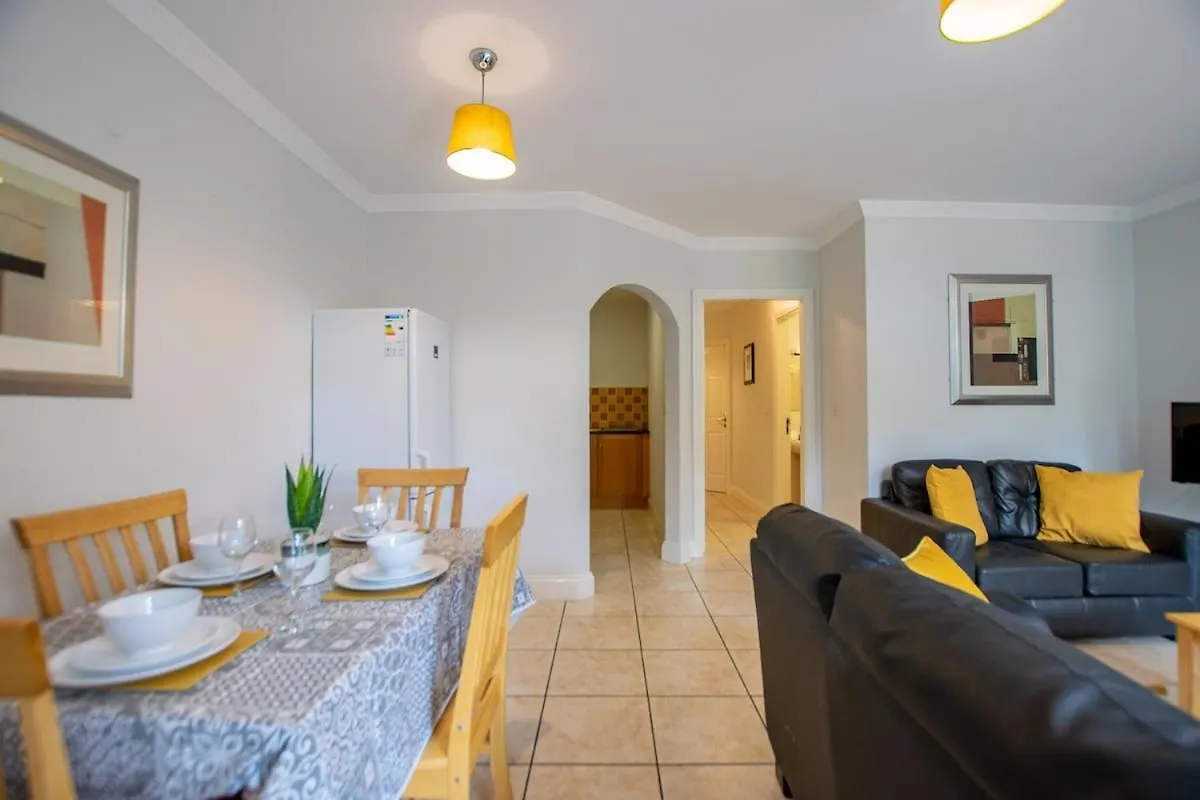 128 - Comfy 2 Bed Apt With Parking Galway 0*,